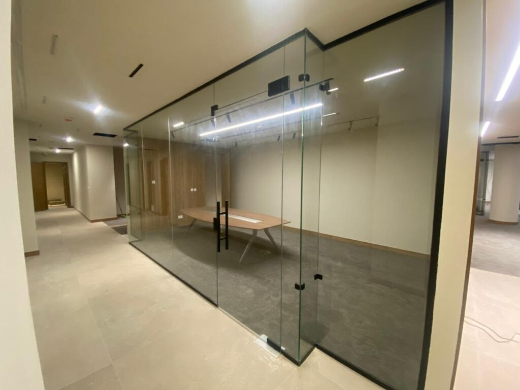 تصميم زجاج حديث بالدمام